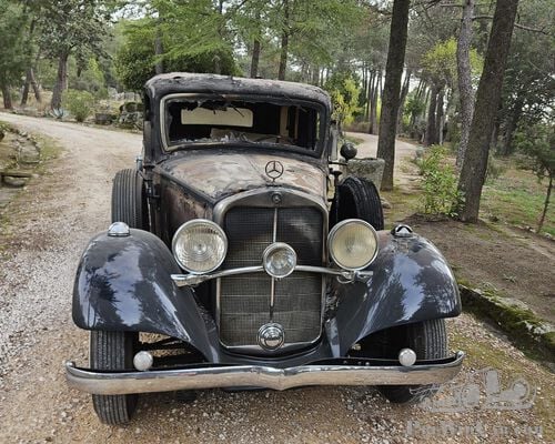Mercedes 200 w21 pullman limousine. 6 cylinder motor. BURNED