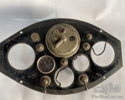 Lancia Lambda Dash with some gauges and switch’s