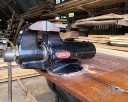 Bugatti bankschroef en poten