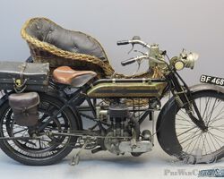 New Crescent 1912 4 ¼ HP 598 cc Precision with wicker sidecar