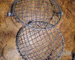 2 protective grilles