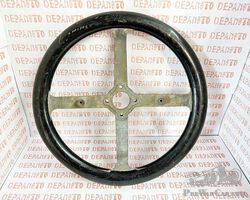 4 spoked steering wheel