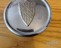 Large nickeled hubcap for early vintage Oakland