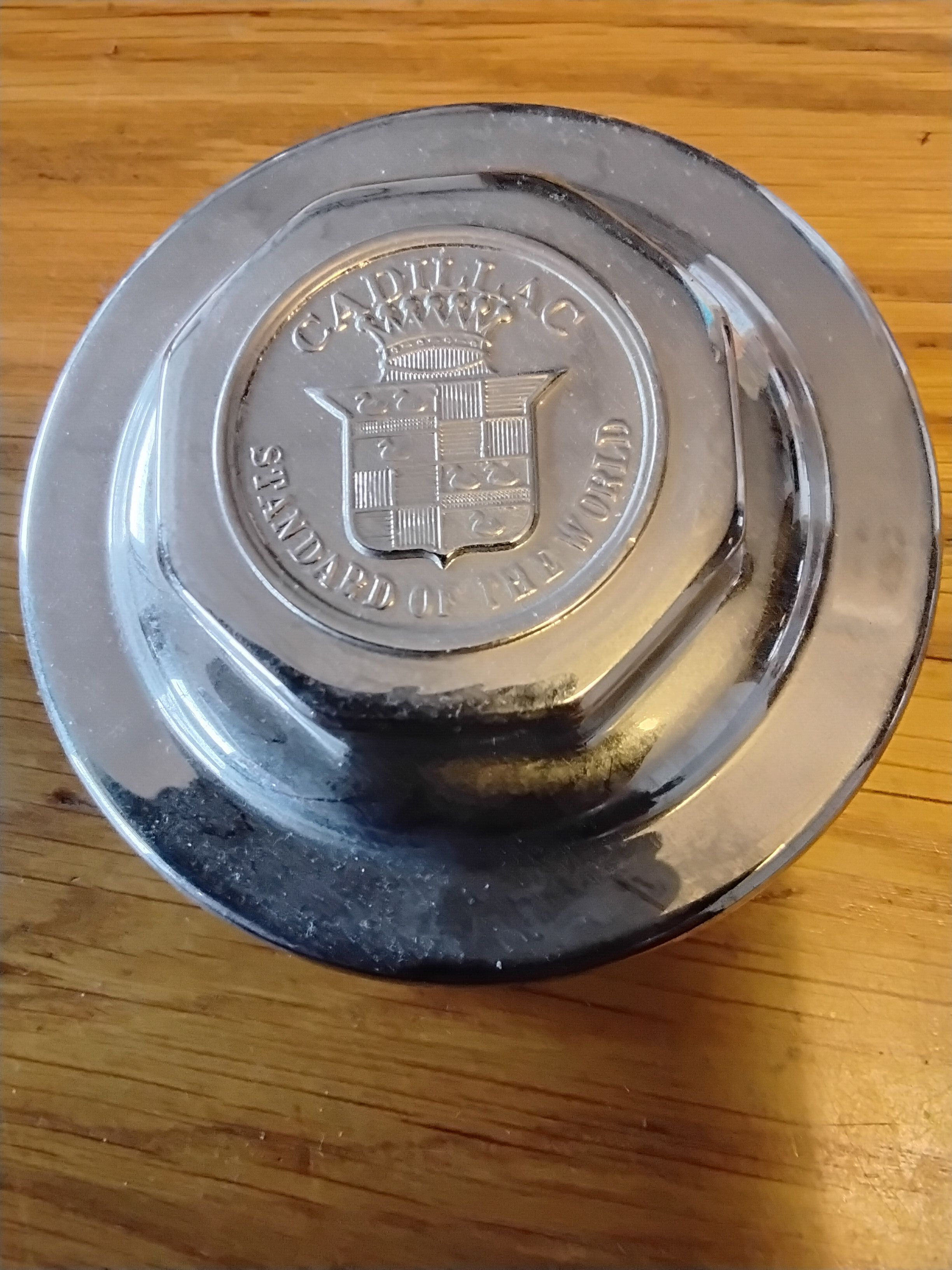 Large 11cms diameter nickeled hubcap for vintage Cadillac