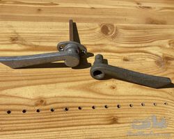 2 door handles