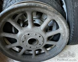 Beaded edge tyres 895x135 wanted.