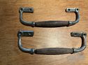 Grab handles