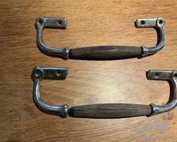 Grab handles