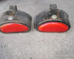 2 taillights in good condition