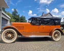 Sehr authentischer Packard Single Six 133 von 1922