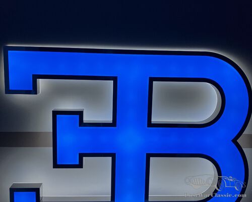 BUGATTI FACTORY DEALERSHIP ORIGINAL ADVERTISING SIGN ILLUMINATED HUGE VINTAGE VERY RARE