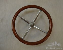 Steering wheel with shaft – car unknown