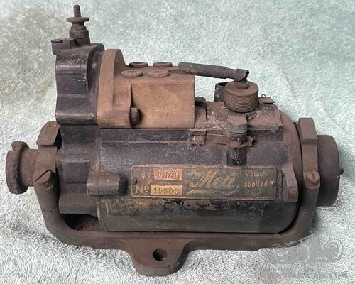 Mea rocking cradle 4 cylinder magneto, model BH4D