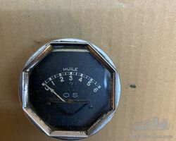 O.s. 8 side oil pressure gauge