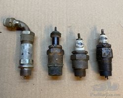 Lot of 4 spark plugs