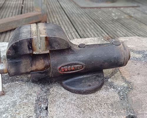 Original Bugatti Bebe Schraubstock aus den 1920er Jahren