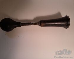 Early Vintage Automobile Bulb Horn – Long Black Trumpet – Veteran / Edwardian. Price: €95